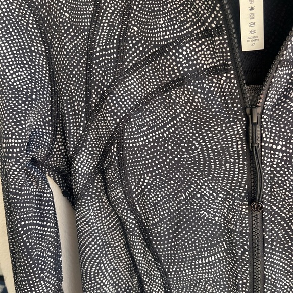 Lululemon spotted define jacket - Picture 3 of 4